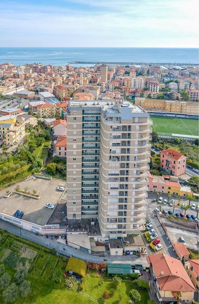Super Vista Al Grattacielo Di Lavagna Lägenhet Exteriör bild